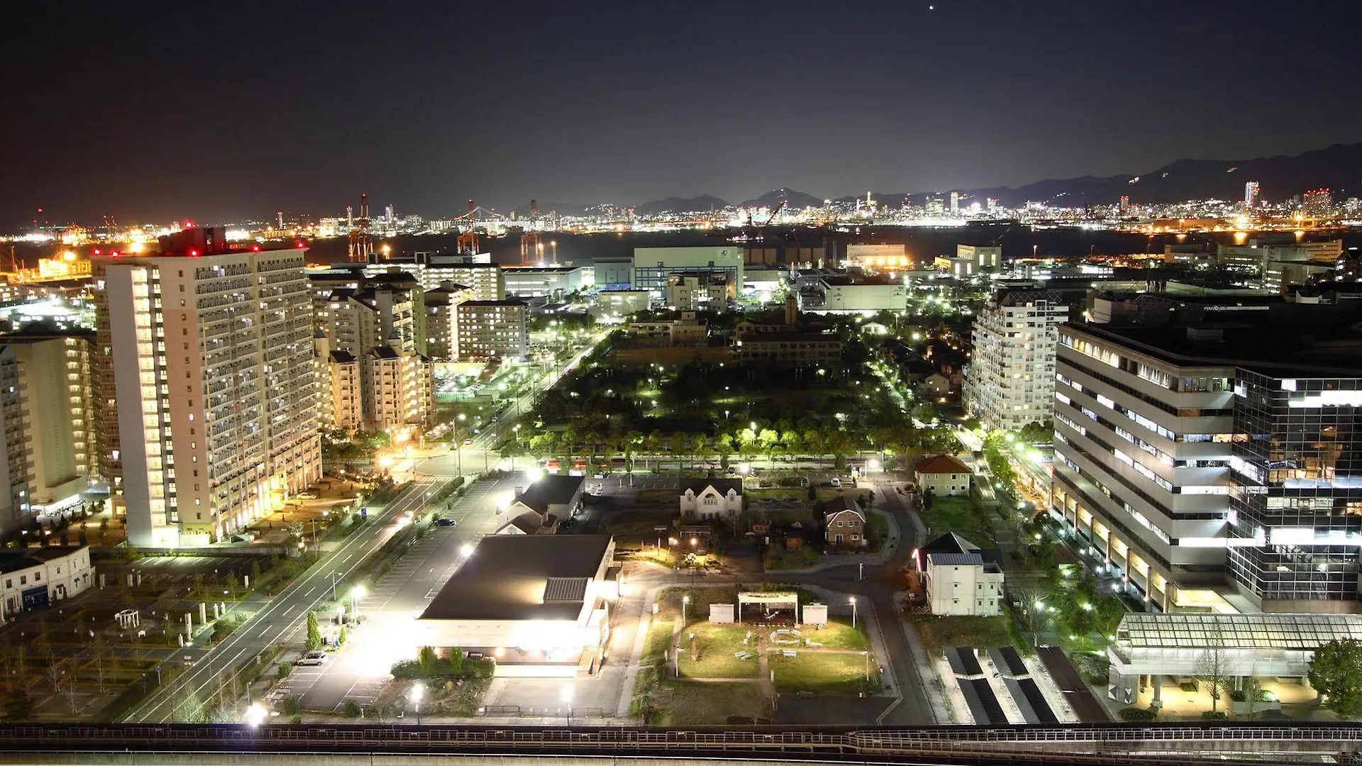 Hotel Plaza Kōbe 4*,
