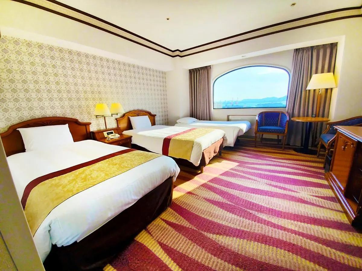 Hotel Plaza Kōbe 4*,
